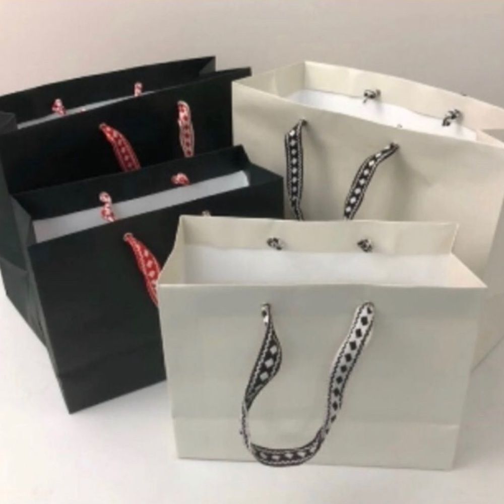 ‎Hearth & Hand 8pc Holiday gift bags set